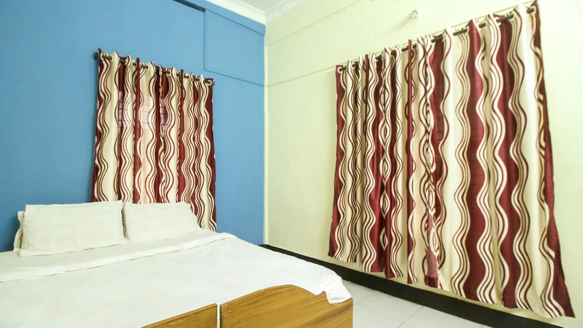 Hotel Spot On Mukkam Tourist Home Kozhikode